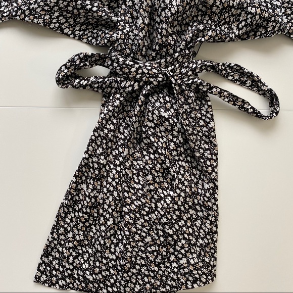 🆕 AFRM Silky Wrap Minidress Baby Daisy - Picture 4 of 8